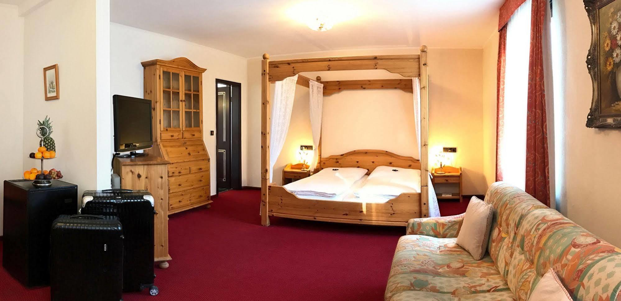 Boutiquehotel Goldhahn Bio Sport & Wellness Aalen Bagian luar foto