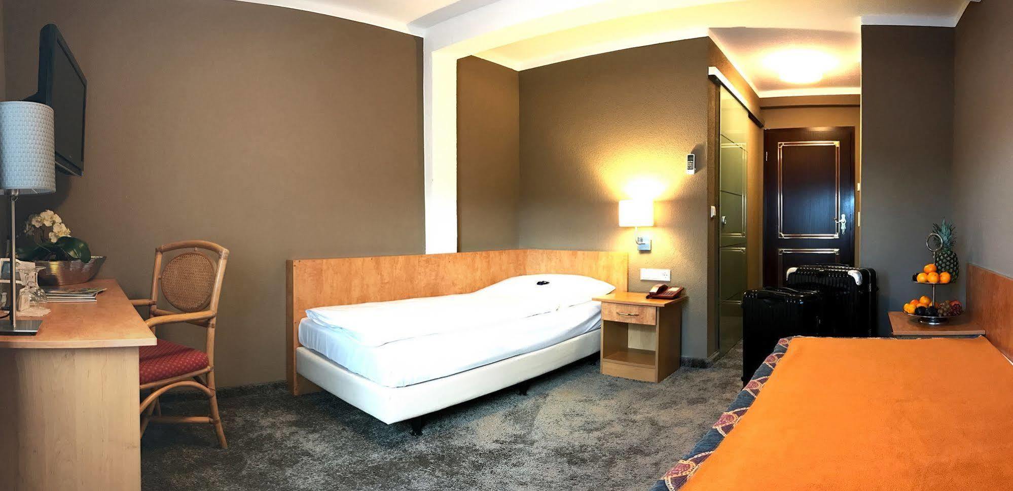 Boutiquehotel Goldhahn Bio Sport & Wellness Aalen Bagian luar foto